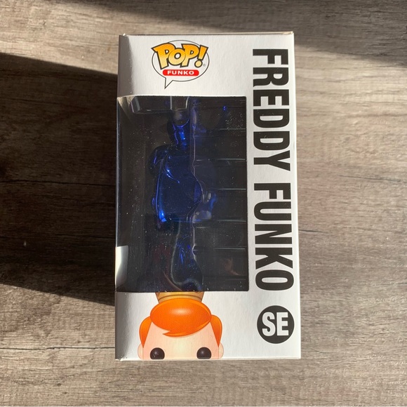Freddy Funko blue chrome - Picture 2 of 8